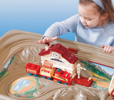 1044_Q122460 שולחן פעילות רכבות עם כיסוי