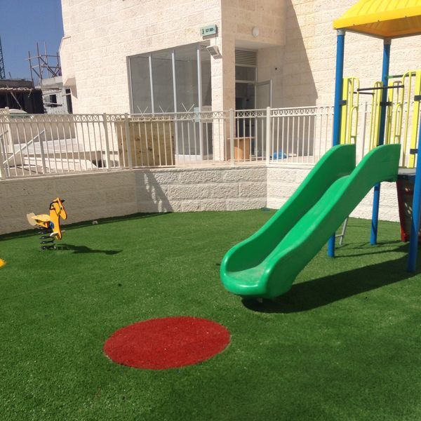 P703026 חצר משחקים לבניין מגורים