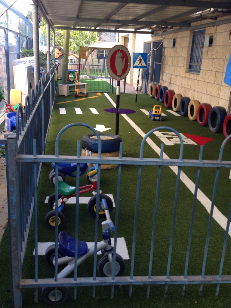 Z195336 הקמת חצר משחקים – גן אלומה