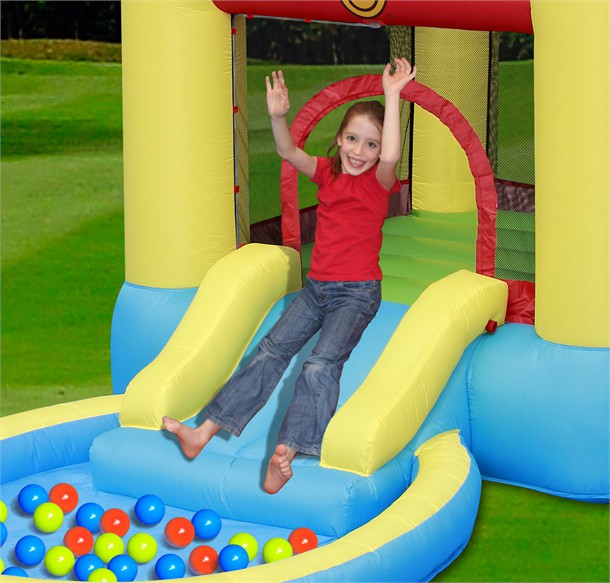 9820A מתקן רטוב ויבש טירה עם בריכה עגולה 9820