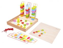 השחלת חרוזים לפי דגם מעץ