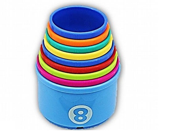 מגדל כוסות מגדל כוסות צבעוני ברשת